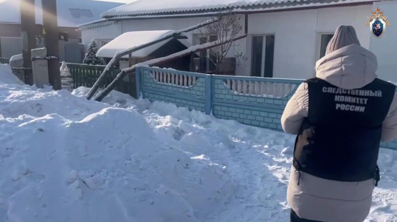 В Красноярском крае девочка погибла, роя тоннель в сугробе