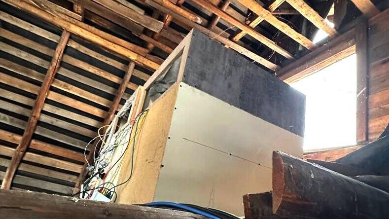 В ЛНР выявили криптоферму в частном нежилом доме