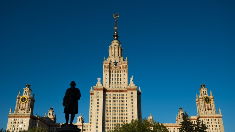 В МНОИ МГУ произошли кадровые перестановки