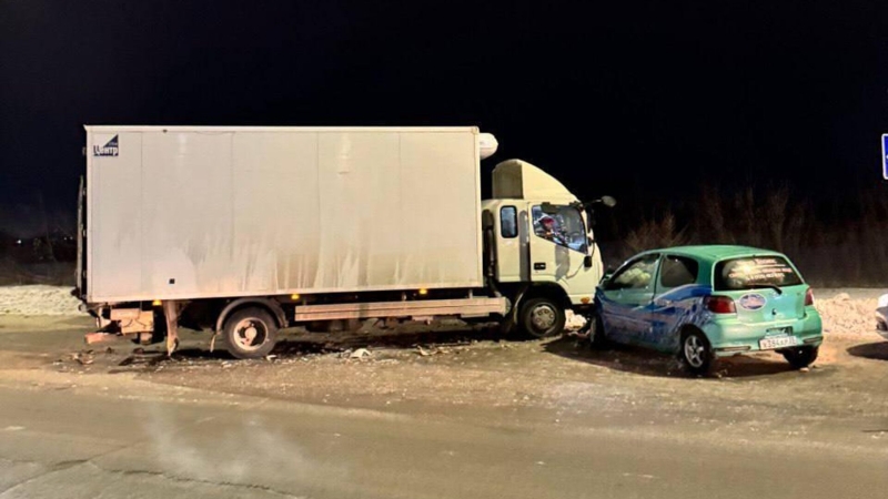 В Омске четыре ребенка пострадали при столкновении трех машин