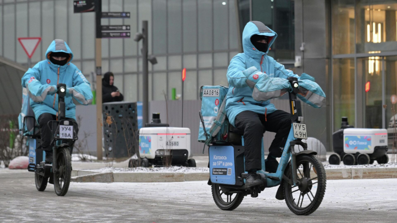 В ОП предложили создать для курьеров отдельные полосы на дорогах