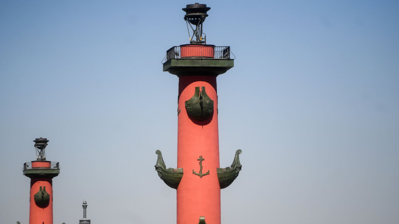 В Петербурге в годовщину прорыва блокады зажгут факелы Ростральных колонн