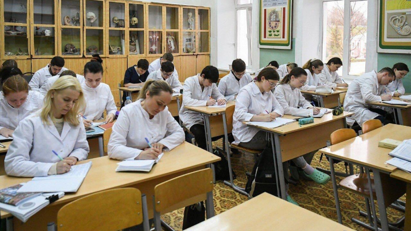 В России начнут принимать документы в колледжи в онлайн-формате