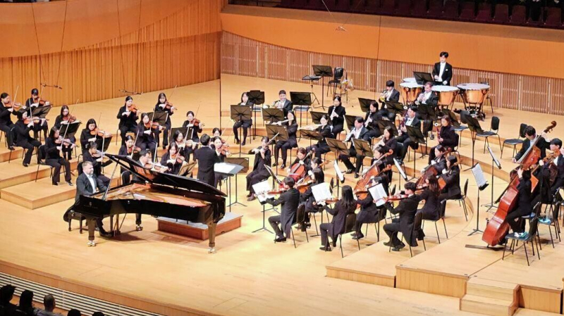 В Сеуле прошел концерт известных российских пианистов