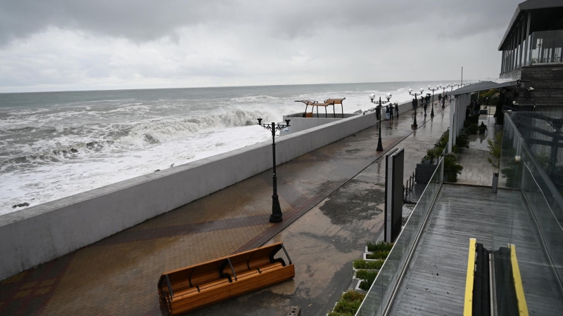 В Сочи и Сириусе ожидается шторм и сильные дожди с грозой