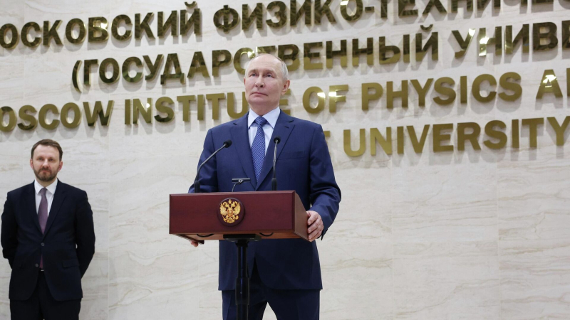 Владимир Путин открыл общежития в кампусе "Кантиана" в Калининграде