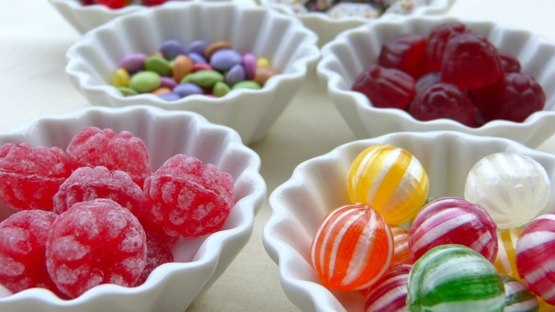 Врач рассказал, сколько конфет можно есть детям