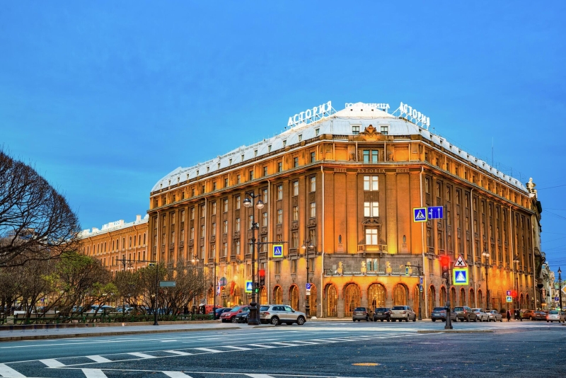 Замки, высотки и терема: самые красивые исторические отели России