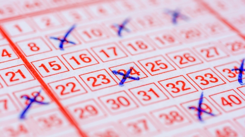 Житель Липецкой области выиграл в лотерею, купив билет в День Конституции