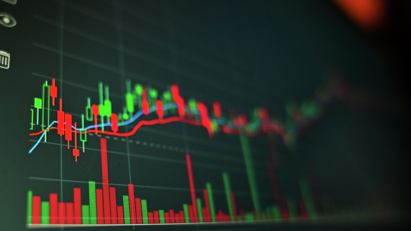 Акции "Самолета" резко перешли к падению