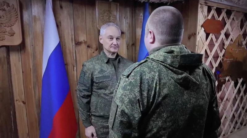 Белоусов вручил госнаграды бойцам группировки войск "Южная"