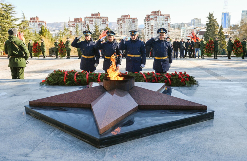 День защитника отечества &mdash; 23 февраля: история, традиции и смысл праздника