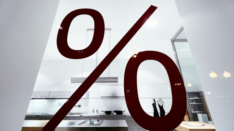 Эксперт сравнила выгоду банковского вклада и игры на бирже