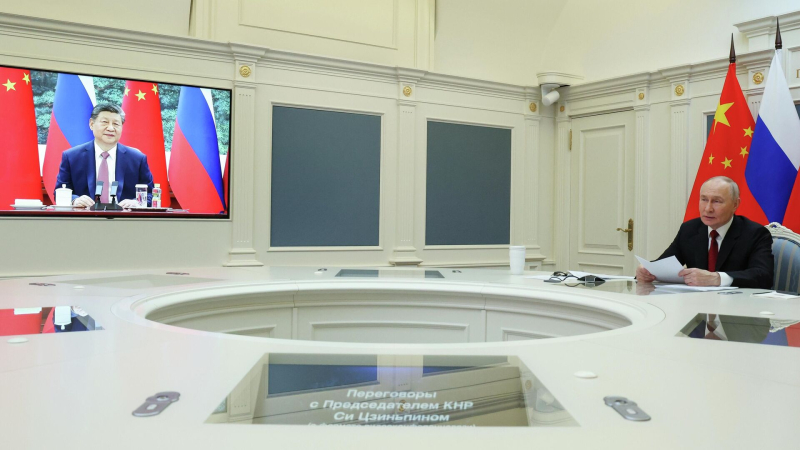 "Это небезопасно". Разговор Путина и Си Цзиньпина вызвал переполох в Японии