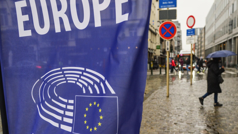 Европарламентариям заблокировали ИИ-функции на планшетах, пишут СМИ