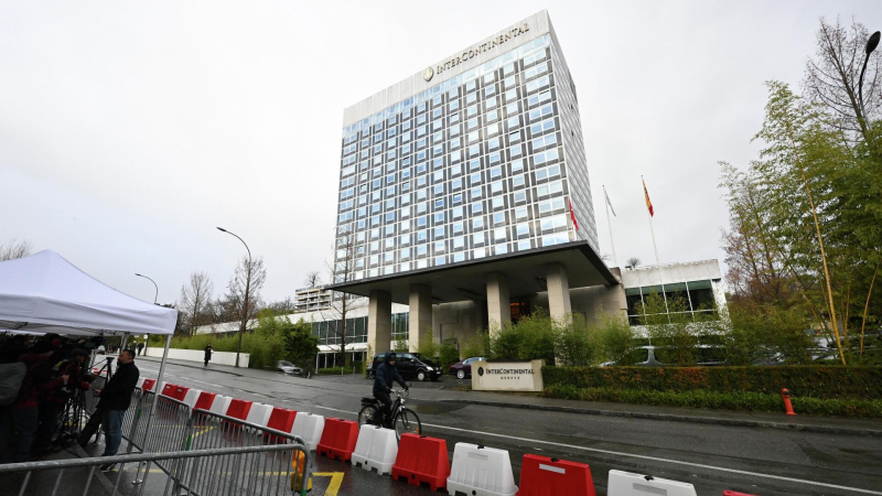 Франция, Британия и ФРГ наблюдают в Женеве за переговорами по Украине