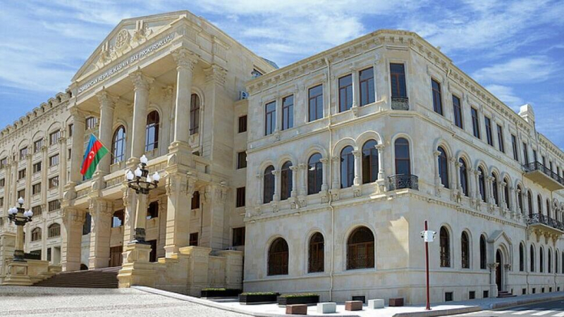 Генпрокуратура возбудила уголовное дело из-за стрельбы в лицее в Баку