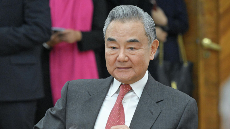 Глава МИД КНР обсудил украинский кризис с европейскими коллегами