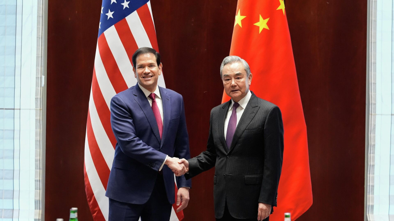 Глава МИД КНР призвал США придерживаться принципов равенства и уважения