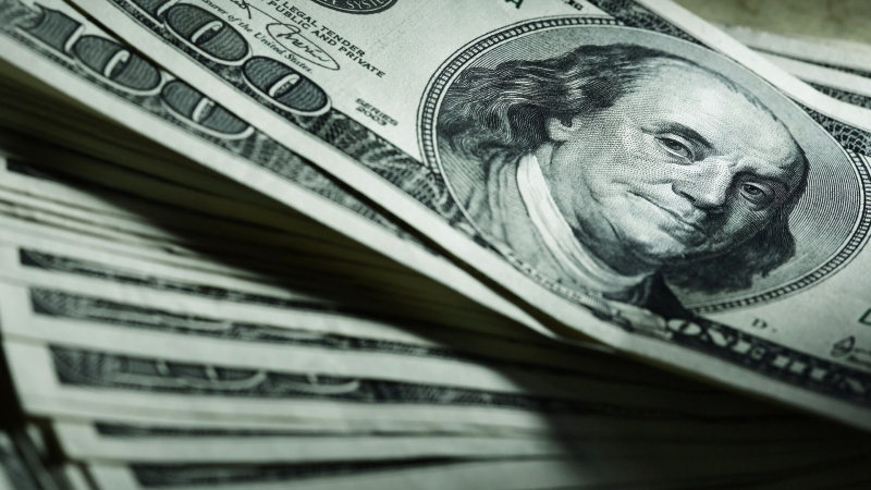 Глава МВФ назвала ослабление доллара временным явлением