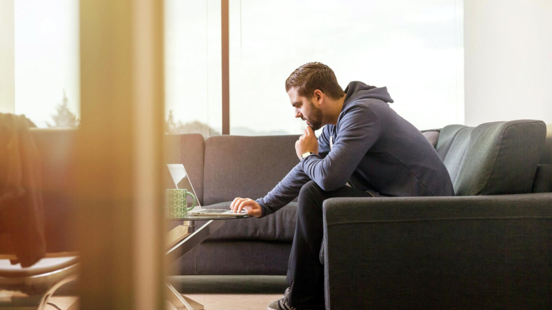 Юрист рассказал, что грозит за мат в интернете