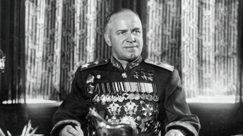 Маршал Жуков возглавил рейтинг героев 23 Февраля, показало исследование