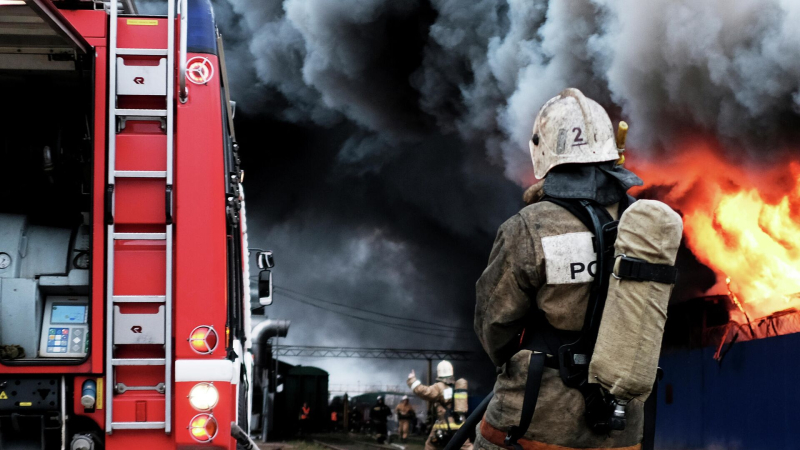 На Кубани при атаке БПЛА загорелся резервуар с нефтепродуктами на НПЗ