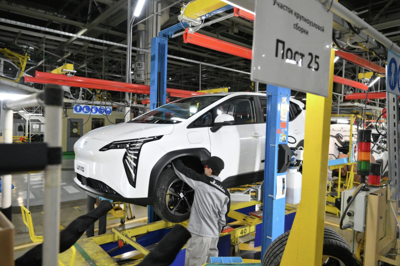 На заводе "Москвич" запустили производство электромобилей UMO