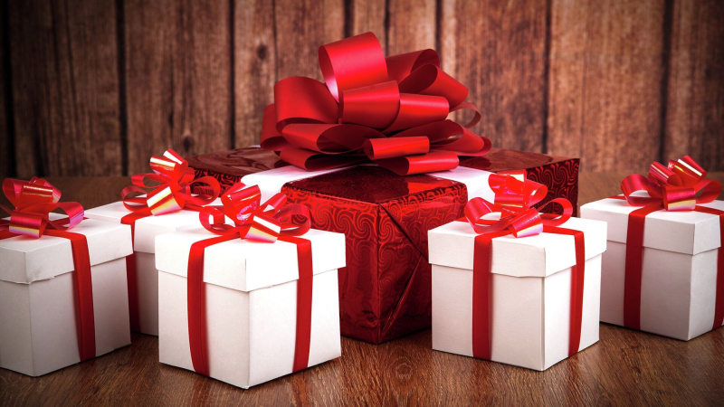 Опрос показал, сколько россиян стабильно получают подарки к 23 Февраля