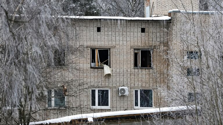 Появились кадры с места обрушения здания военной полиции в Сертолово