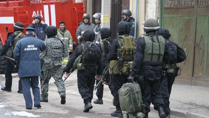 Полицейский дал показания о беспорядках в аэропорту Махачкалы в 2023 году