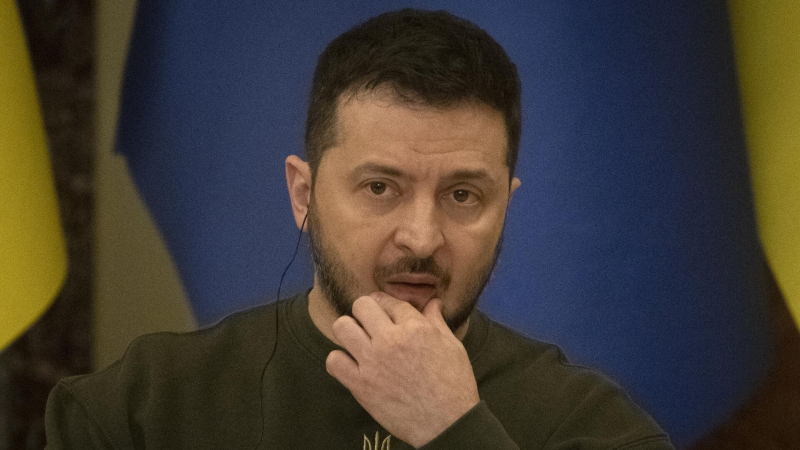 Политолог предположил, что Зеленский может изменить позицию по Донбассу