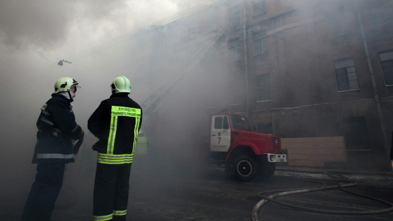 Пожар в историческом здании в Петербурге потушили