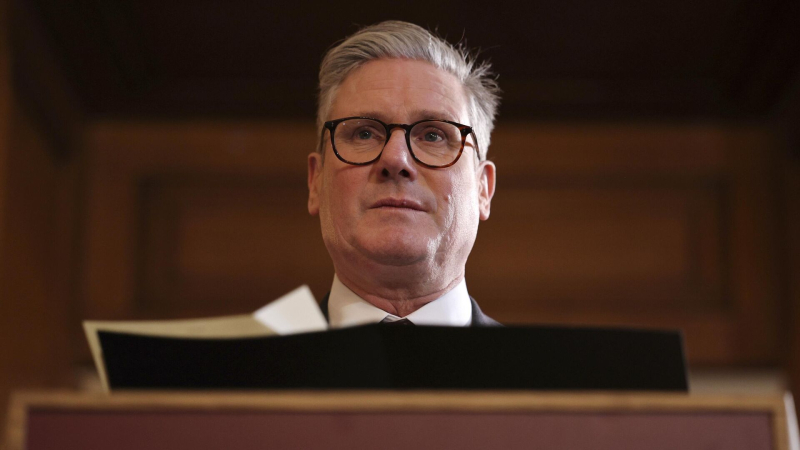 Премьер Британии проведет экстренную встречу с членами парламента