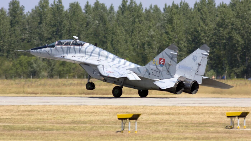 Президент Словакии прокомментировал передачу Киеву истребителей МиГ-29