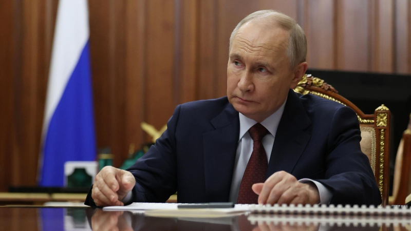 Путин контролирует поддержку бизнеса в приграничье, заявил Мишустин