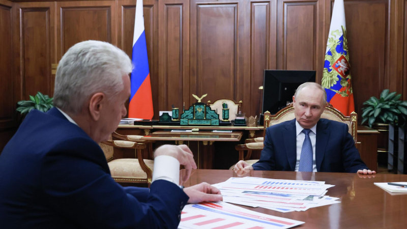 Путин оценил работу Центра фотошаблонов в Зеленограде