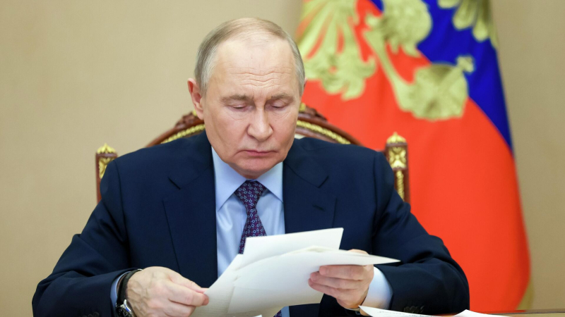 Путин поручил следить за ходом газификации в соответствии с планами