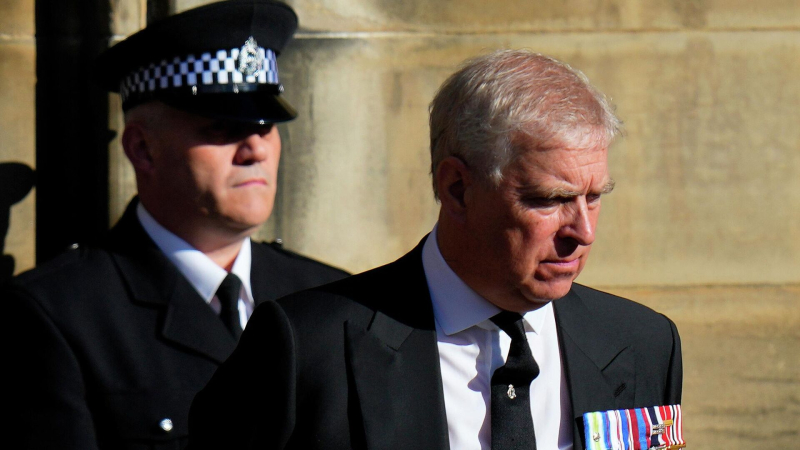 Семья предполагаемой жертвы экс-принца Эндрю поддержали его задержание