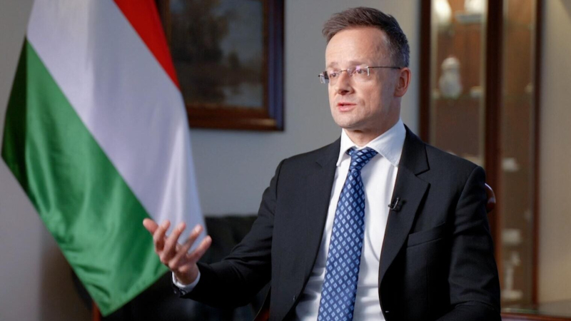 Сийярто: Венгрия не позволит ЕС принять новый пакет санкций против России