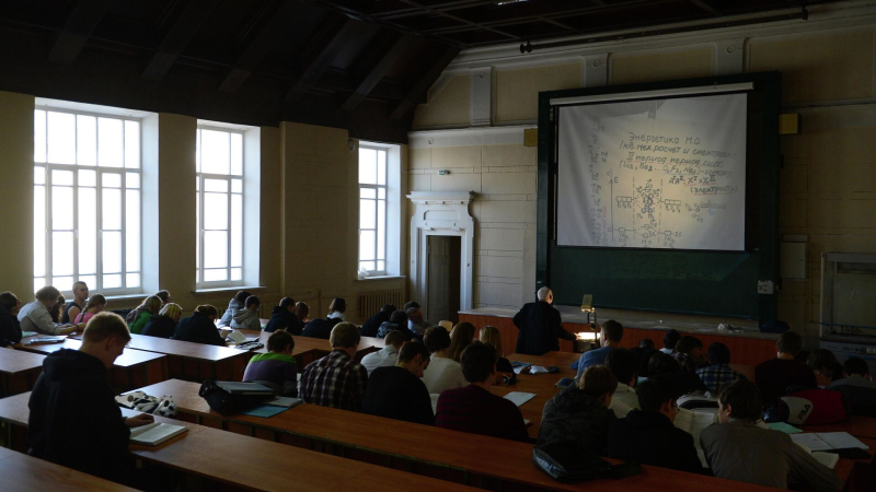 Стали известны российские вузы с самым высоким проходным баллом ЕГЭ