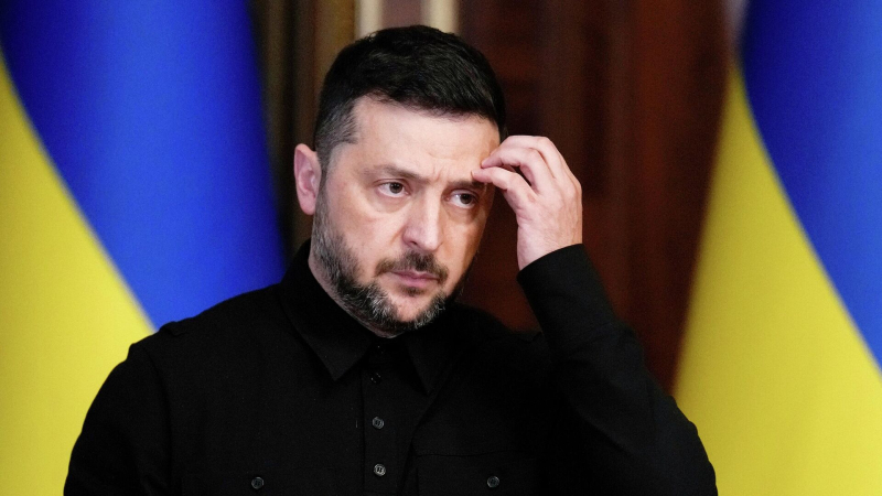 Суд на Украине "освятил" узурпацию власти Зеленским, заявил депутат Рады