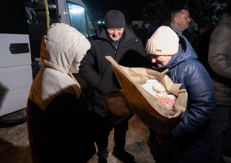 Трое мирных жителей, возвращенные с Украины, приехали в Курск