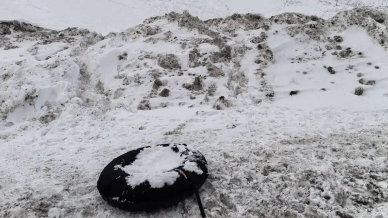 Уголовное дело возбудили по факту гибели детей при сходе снега на Урале