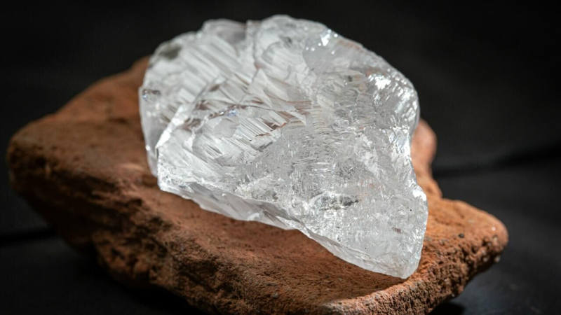 В Архангельской области добыли уникальный алмаз весом в 228 карат