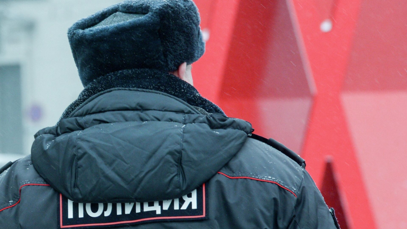 В Астрахани девочка отнесла украшения на кладбище по заданию мошенников