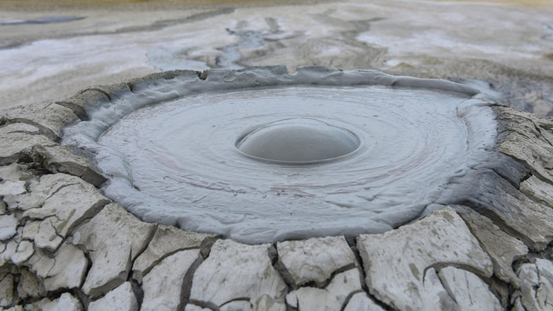 В Азербайджане произошло мощное извержение грязевого вулкана