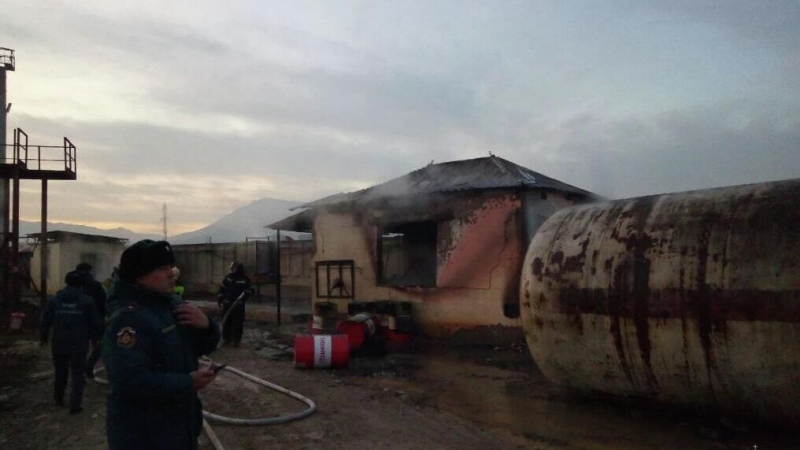 В Дагестане возбудили дело после гибели человека при пожаре на нефтебазе