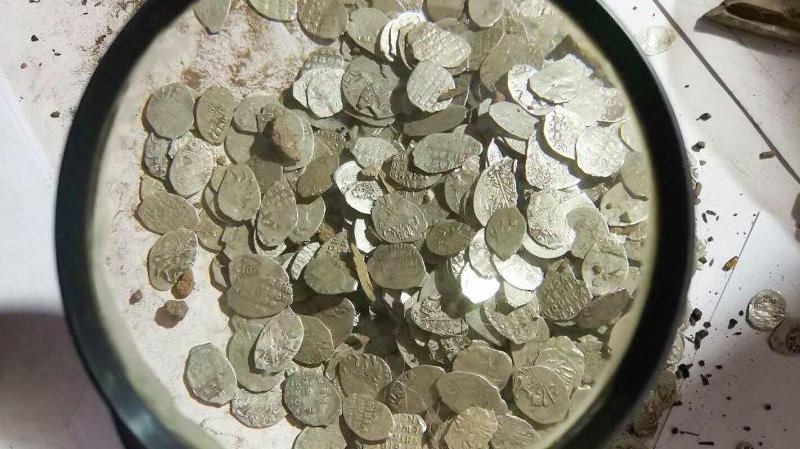 В Москве обнаружили клад со старинными монетами