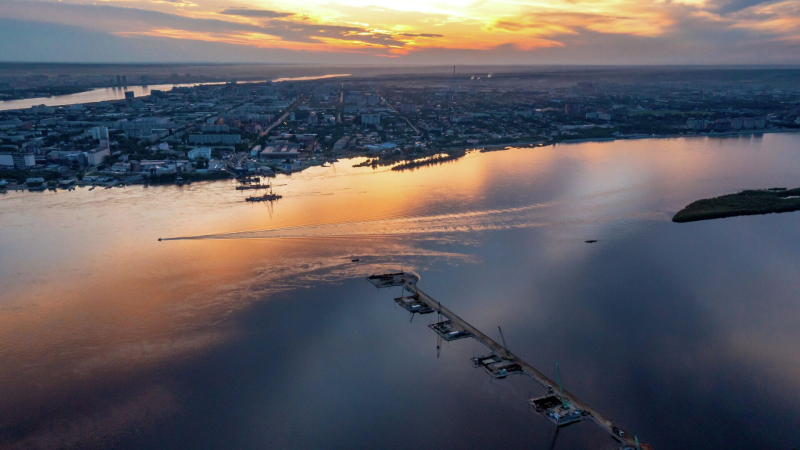 В Приамурье на берегу реки Зея образовался блинчатый лед